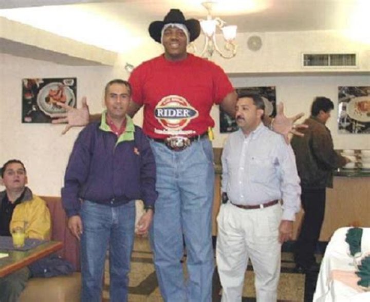 
Calvin Height, Weight, Net Worth, Age, Birthday, Wikipedia, Who, Nationality, Biography 