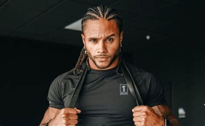 Carlos Brown Height, Weight, Net Worth, Age, Birthday, Wikipedia, Who, Instagram, Biography