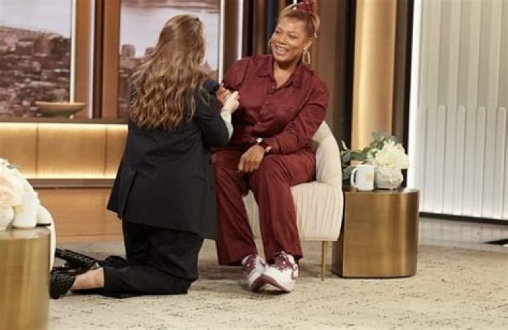 Drew Barrymore slammed for kneeling in front of Dylan Mulvaney, a transwoman: ‘Patriarchy wins again’