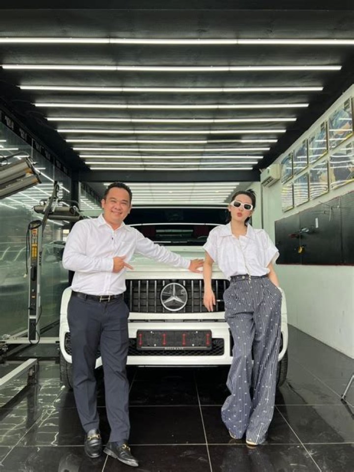 
Hien Ho Singer AMG G63 Controversy, Twitter Link and Boyfriend 