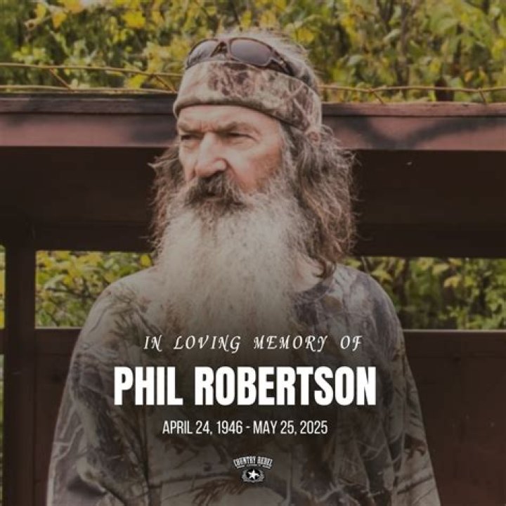 Is Phil Robertson Related To Pat Robertson?