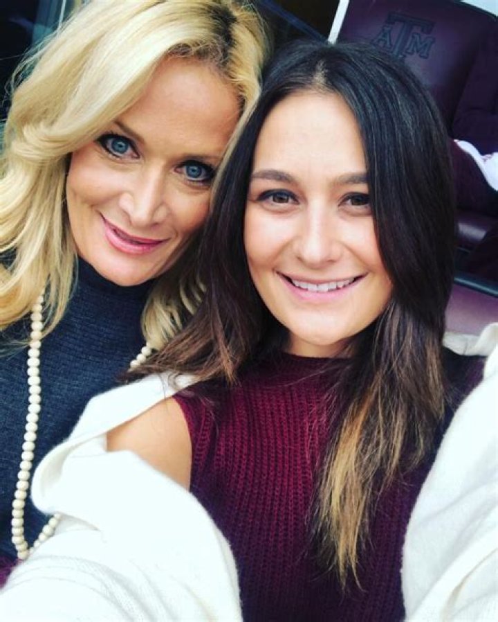 Johnny Manziel’s 27-Years-Old Sister Meri Manziel Flaunts Gorgeous On Instagram