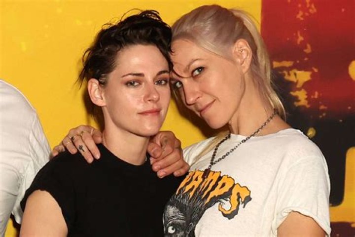 
Kristen Stewart’s Sexuality: A Look Into Her Girlfriends and Partners 