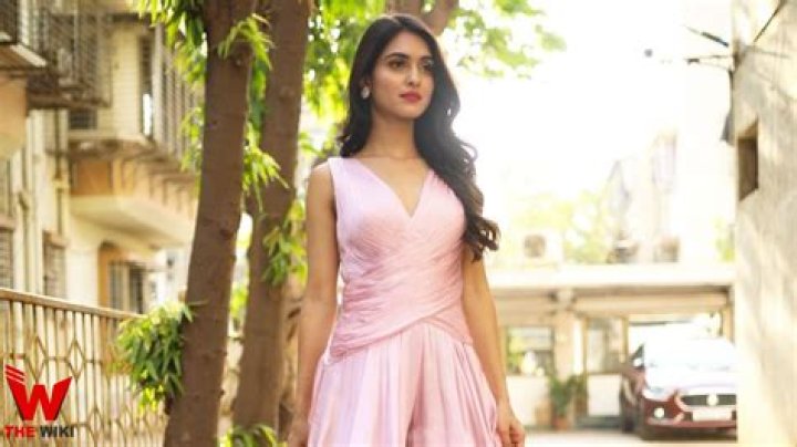 
Kritika Bakshi Height, Weight, Net Worth, Age, Birthday, Wikipedia, Who, Nationality, Biography 