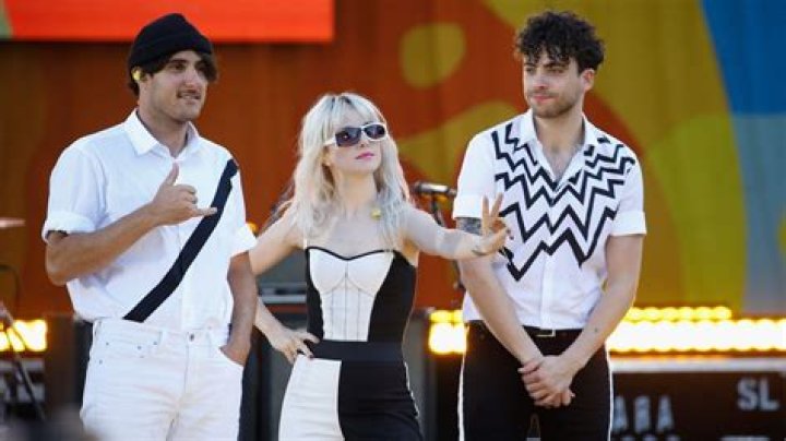 Paramore Height, Weight, Net Worth, Age, Birthday, Wikipedia, Who, Nationality, Biography