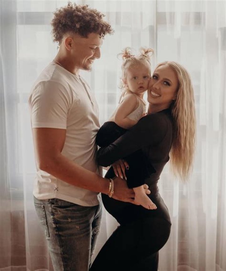 
Patrick Mahomes Poses in Stunning Maternity Shoot with Pregnant Wife Brittany Mahomes 