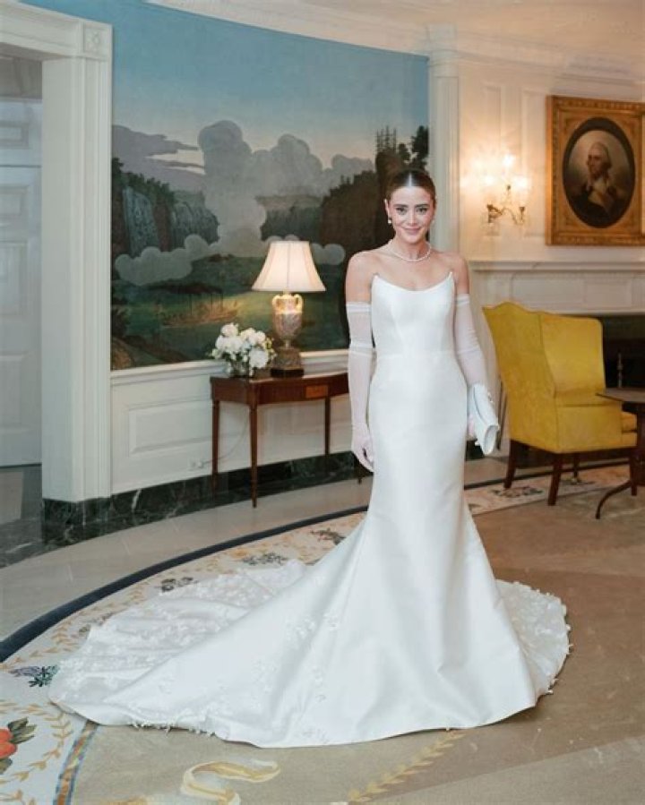 
Reem Acra Height, Weight, Net Worth, Age, Birthday, Wikipedia, Who, Nationality, Biography 