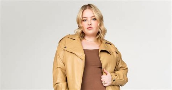 Samantha Aucoin Height, Weight, Net Worth, Age, Birthday, Wikipedia, Who, Nationality, Biography