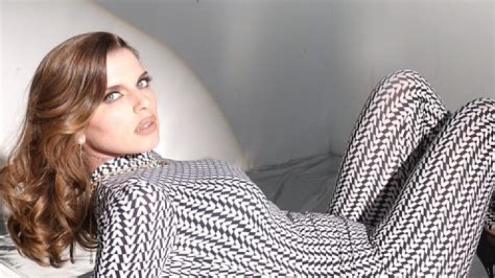 
What is American Actress And Model Julia Fox Net Worth? 