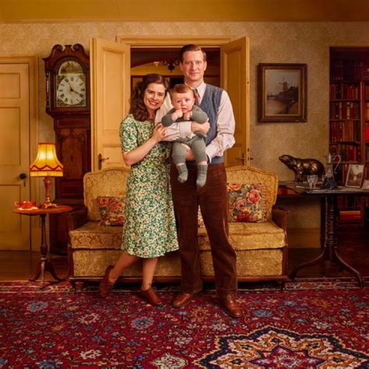 Who are Nicholas Ralphs Parents? Nicholas Ralph Biography, Parents Name, Nationality and More