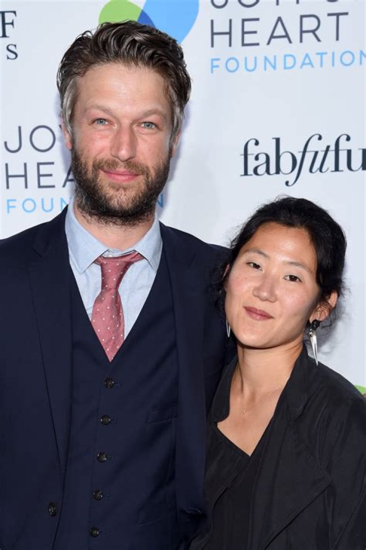 Who is Lisha Bai? Peter Scanavino Kids